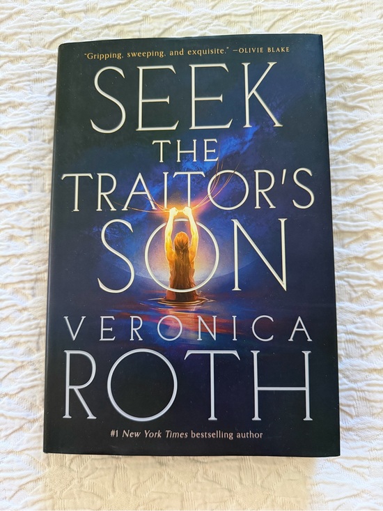 Other - Seek the Taitor’s Son - Veronica Roth - hardback book 📕